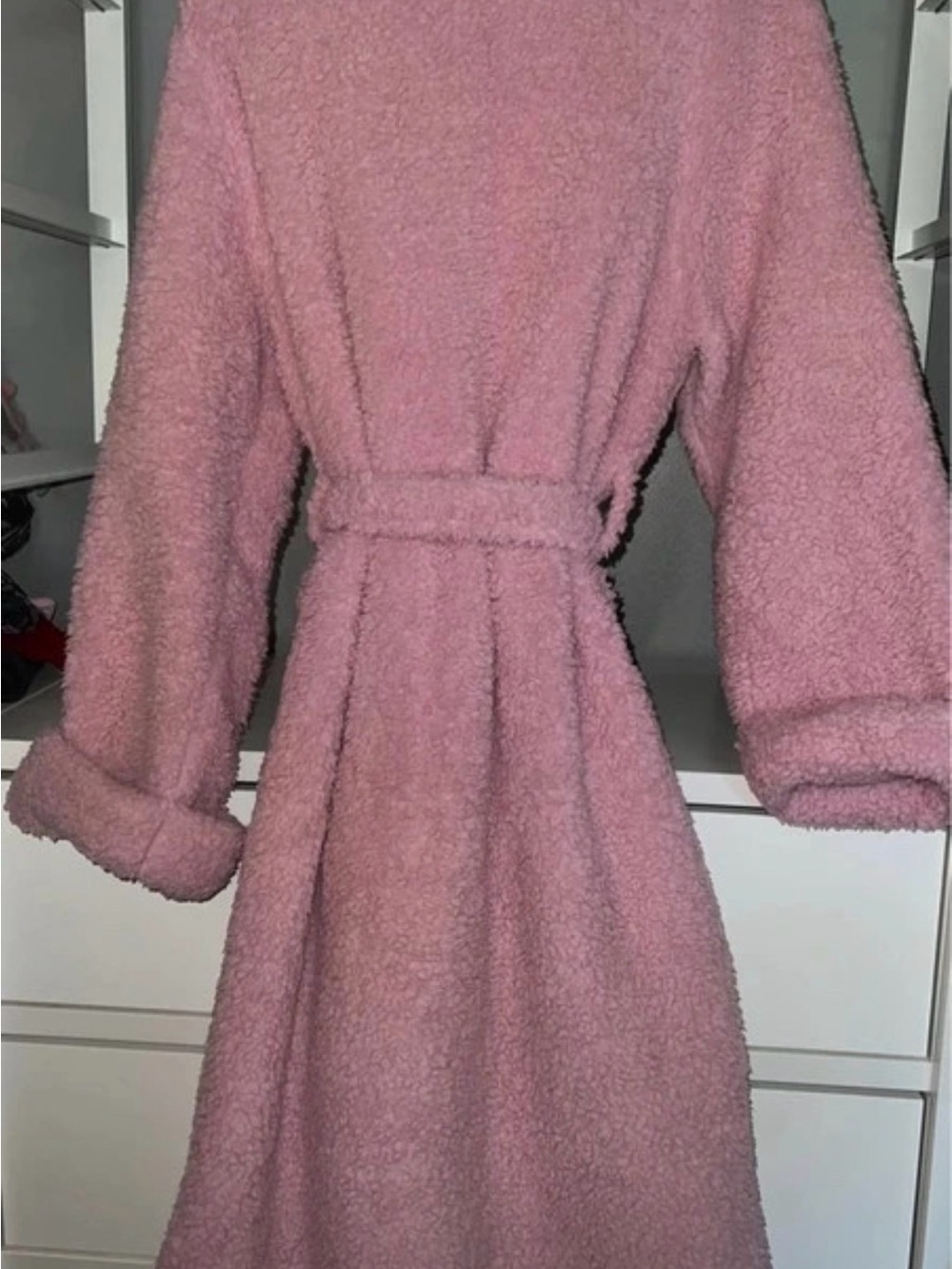 Hello Kitty Sherpa Robe Adult - Picture 5 of 5